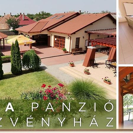 Bed and Breakfast Kamilla Panzió és Rendezvényház à Balmazújváros Extérieur photo